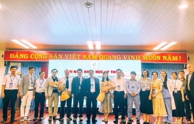 Gần 200 đại biểu tham dự Hội nghị Khoa học tại Bệnh viện Sản Nhi tỉnh.